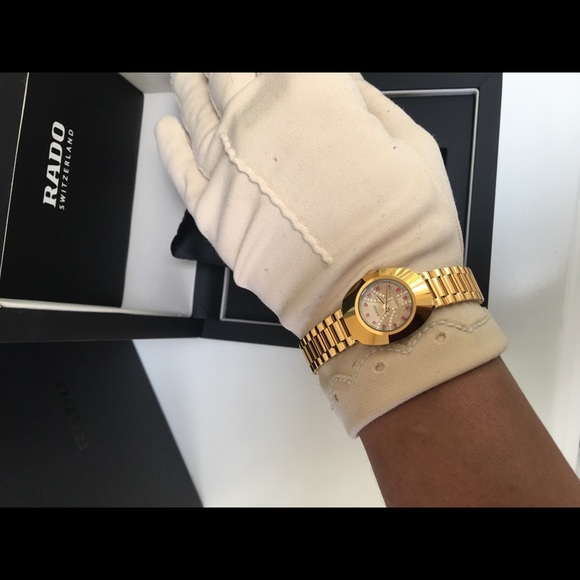 Authentic Rado Ladies Watch - Picture 6 of 8